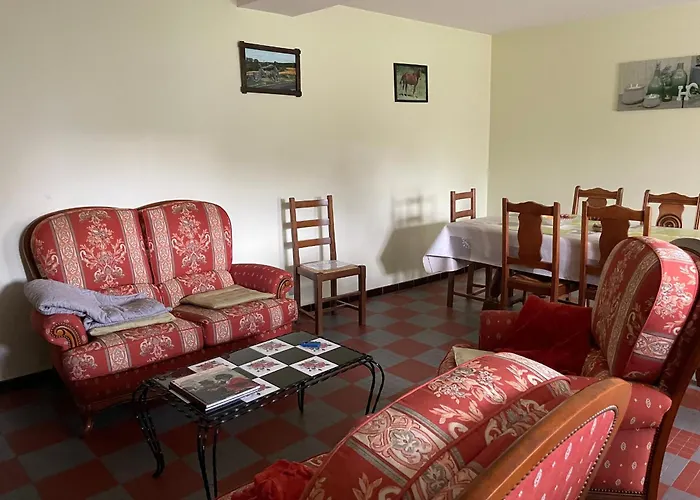 Charmante Fermette Rénovée Avec Terrasse Privative Et Vélos, 2 Chambres, Proche Le Lude - Fr-1-410-155 *