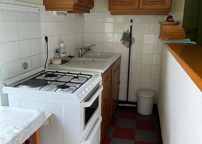 Charmante Fermette Renovee Avec Terrasse Privative Et Velos, 2 Chambres, Proche Le Lude - Fr-1-410-155 *